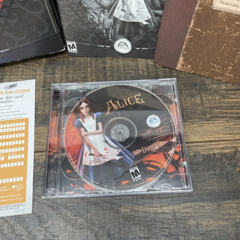 EA GAMES AMERICAN MCGEE'S ALICE VIDEO GAME W/BOOKLET AND DISC